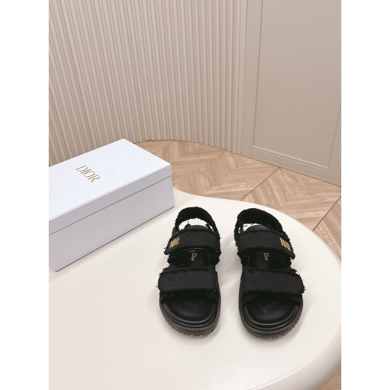 ch**an D*or slippers